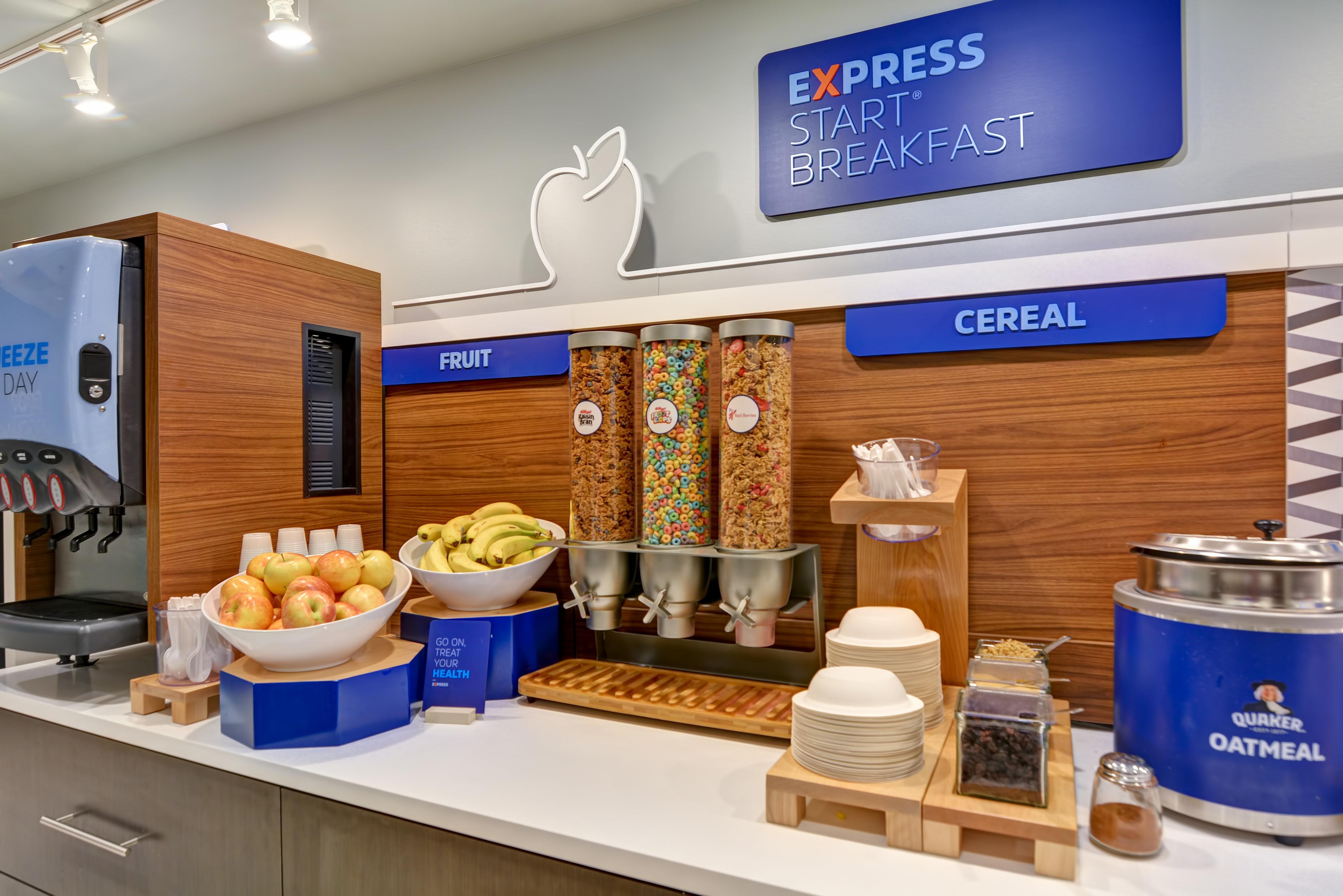 Holiday Inn Express Hotel & Suites Milwaukee-New Berlin By Ihg Exterior foto