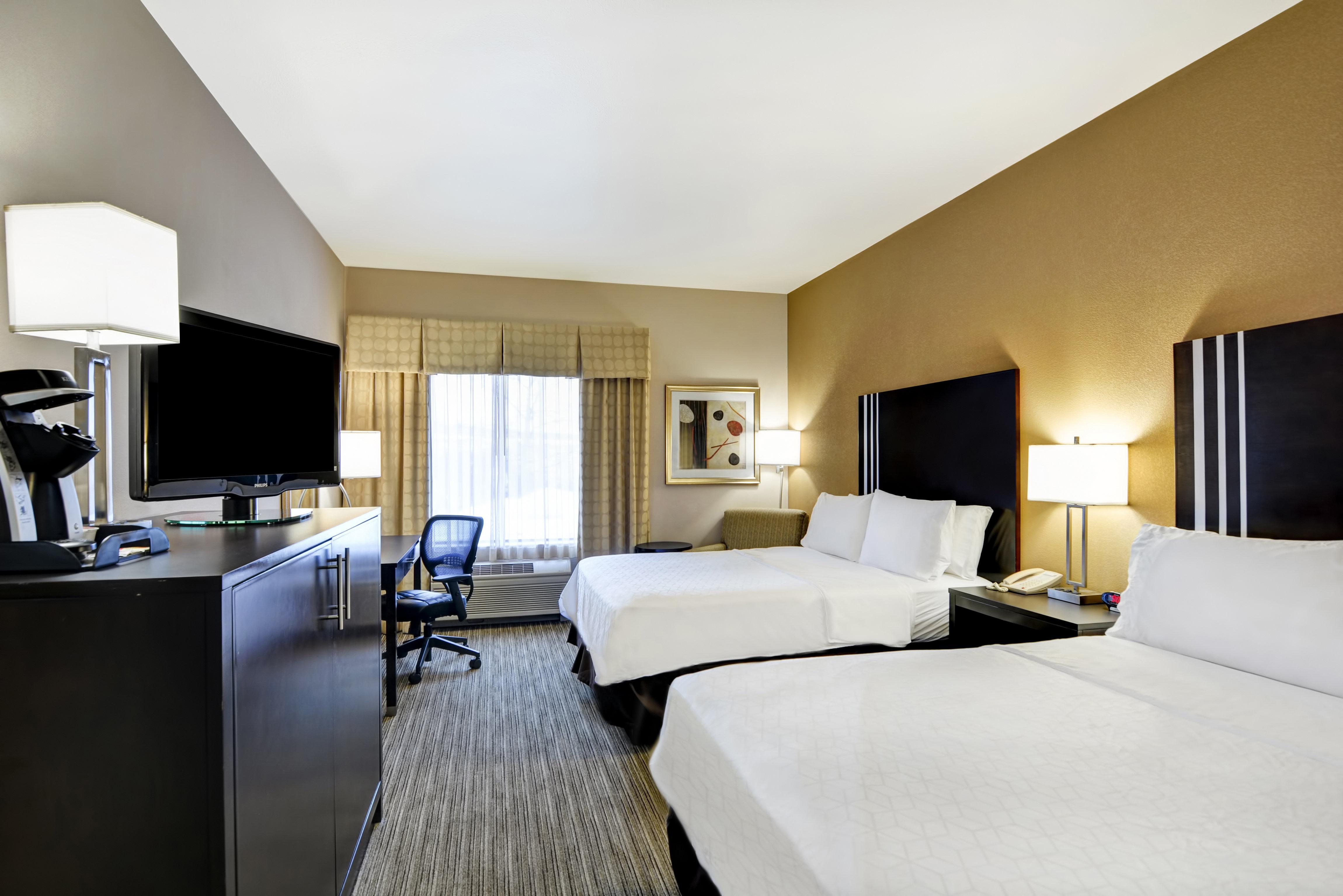 Holiday Inn Express Hotel & Suites Milwaukee-New Berlin By Ihg Exterior foto