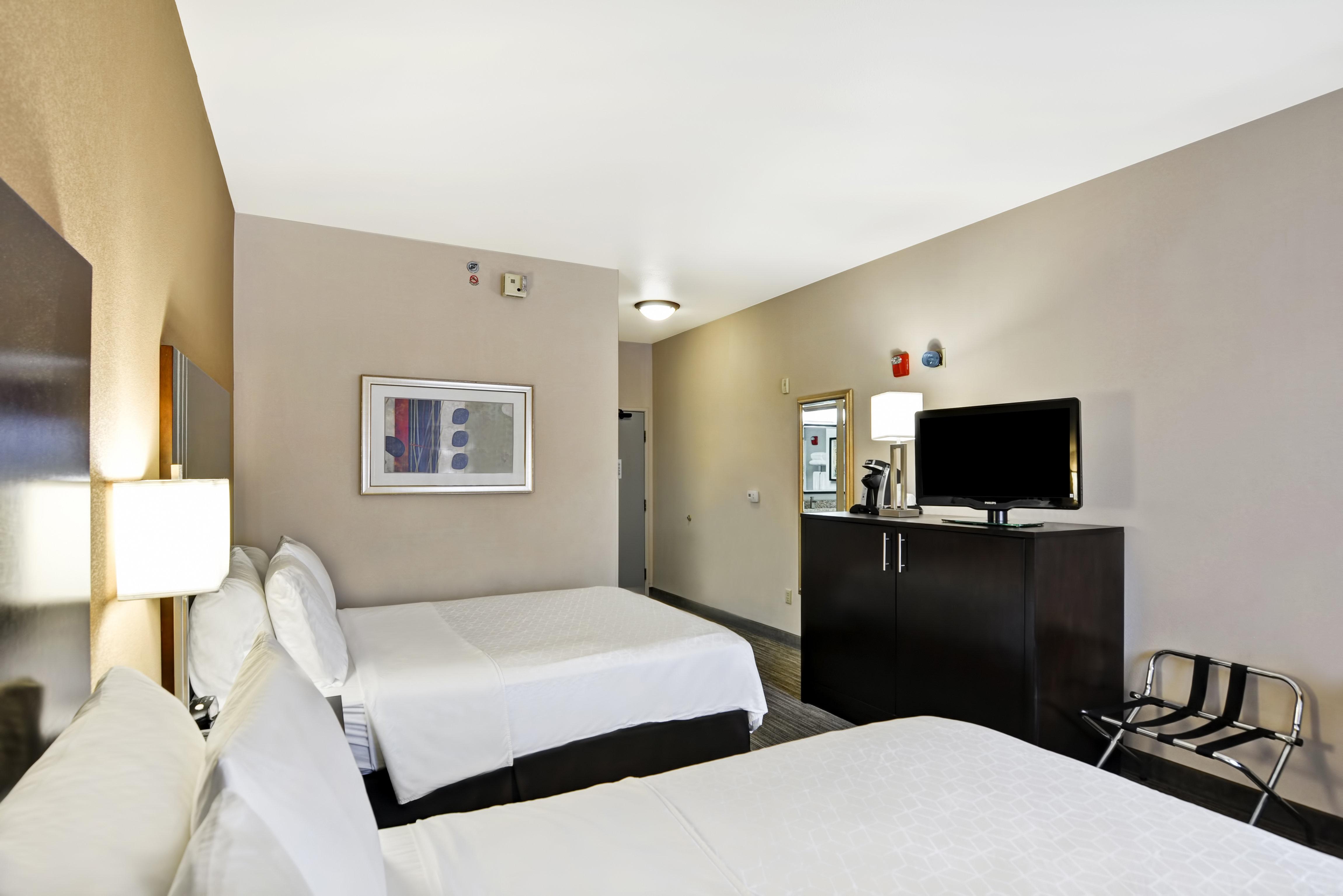 Holiday Inn Express Hotel & Suites Milwaukee-New Berlin By Ihg Exterior foto